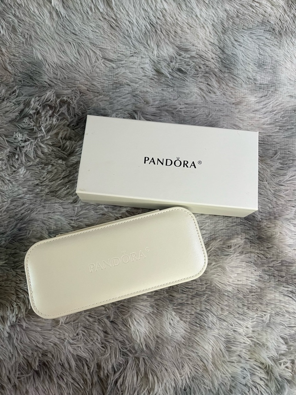Pandora Pearl White Jewelry Travel Case